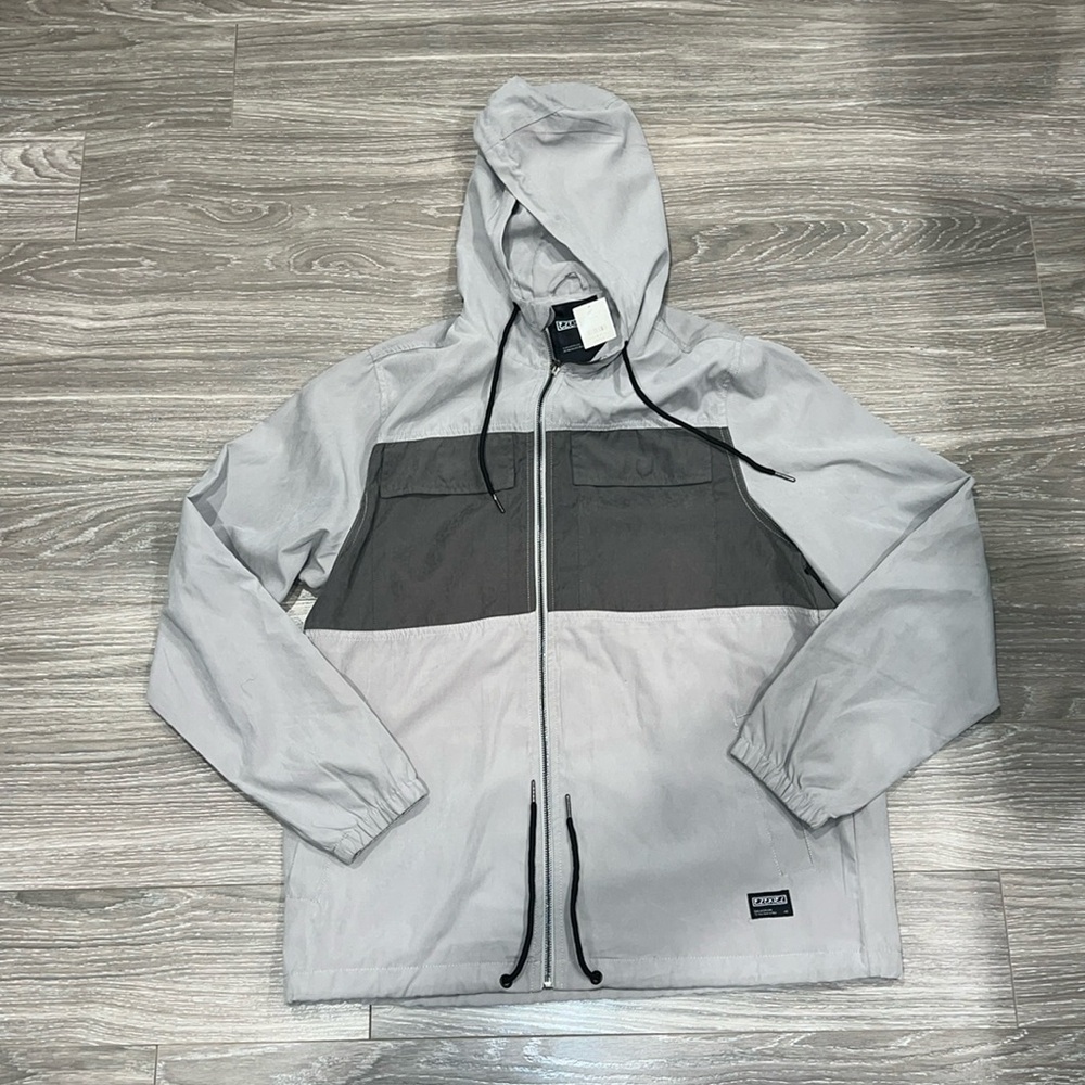 Ezekiel lightweight windbreaker. Size L. NWT